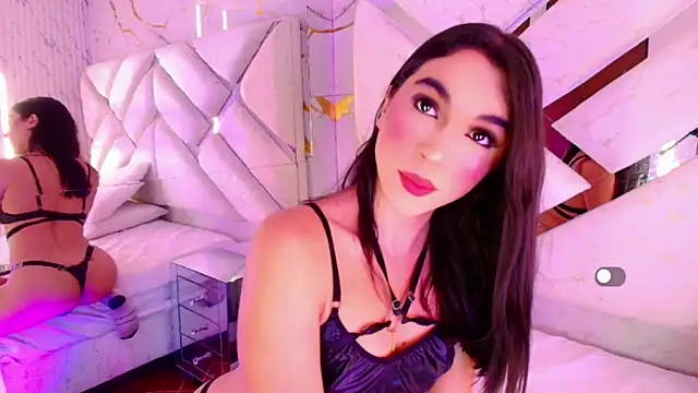 Snapshot of Isa_Villaa chatting on 04.24.26 Isa Villaa online show from 04.24.26