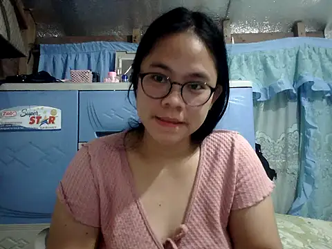 Snapshot of xxdreamgirl69 chatting on 06.19.26 xxdreamgirl69 online show from 06.19.26
