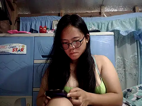 Snapshot of xxdreamgirl69 chatting on 07.17.26 xxdreamgirl69 online show from 07.17.26
