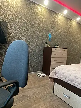 Snapshot of Sweet_little_gir chatting on 04.13.26 Sweet little gir online show from 04.13.26