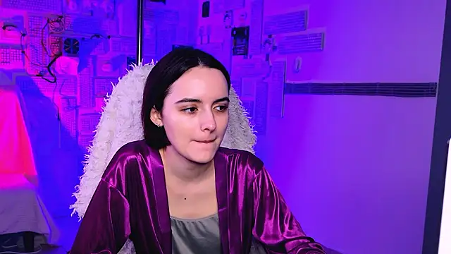 KateWillows online show from 02.06.26