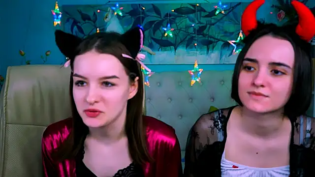 KateWillows online show from 04.11.26