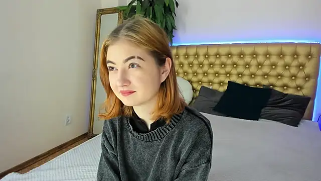 Snapshot of KristineGloww chatting on 12.01.25 KristineGloww online show from 12.01.25