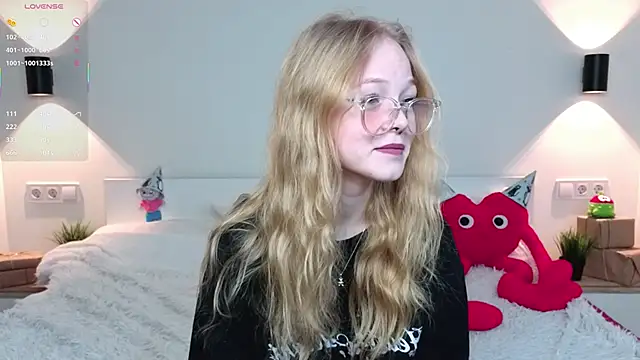 Snapshot of GhisllaineWestler chatting on 02.28.26 GhisllaineWestler online show from 02.28.26