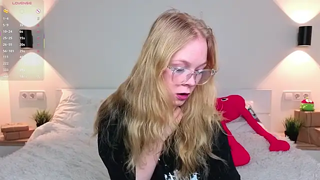 Snapshot of GhisllaineWestler chatting on 03.02.26 GhisllaineWestler online show from 03.02.26