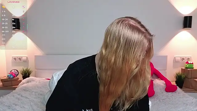 Snapshot of GhisllaineWestler chatting on 03.02.26 GhisllaineWestler online show from 03.02.26