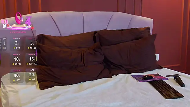 Snapshot of OliviaMazee chatting on 11.29.25 OliviaMazee online show from 11.29.25