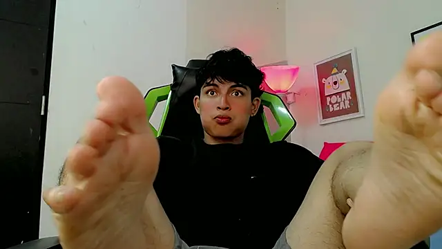 Snapshot of Green_XoX chatting on 12.01.25 Green XoX online show from 12.01.25