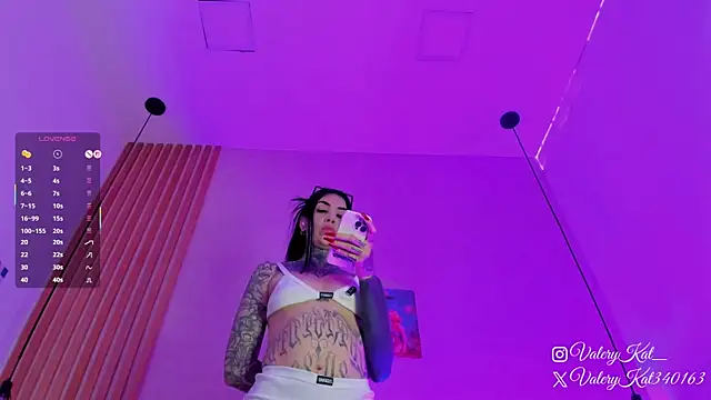 Snapshot of Valerykat_ chatting on 02.19.26 Valerykat online show from 02.19.26