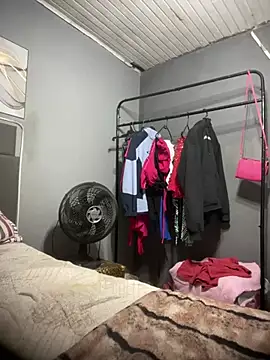 larysinha online show from 04.28.26