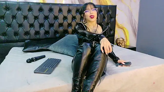 MilaDeRoux online show from 03.26.26