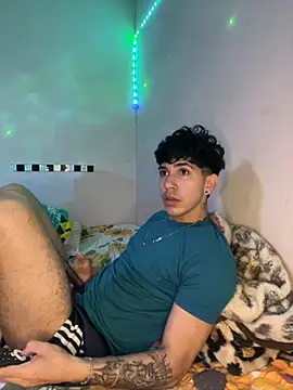 Snapshot of wil_hot chatting on 12.01.25 wil hot online show from 12.01.25