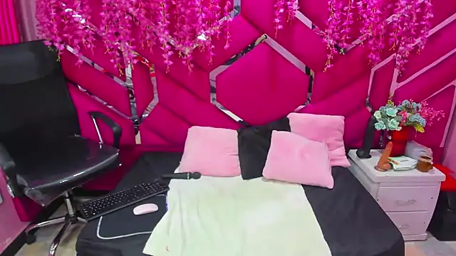 Alexa Sanz online show from 02.12.26