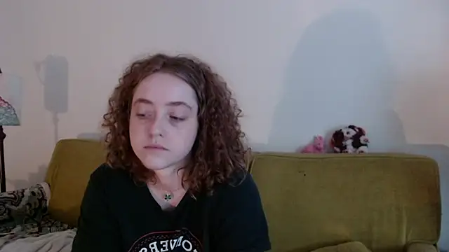 Snapshot of DeliaBlew chatting on 05.17.26 DeliaBlew online show from 05.17.26