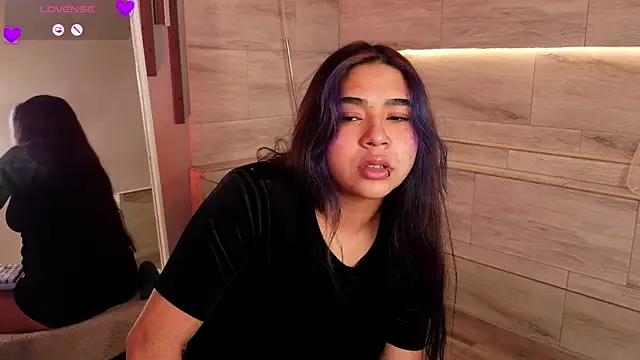 Mylarossi online show from 04.17.26