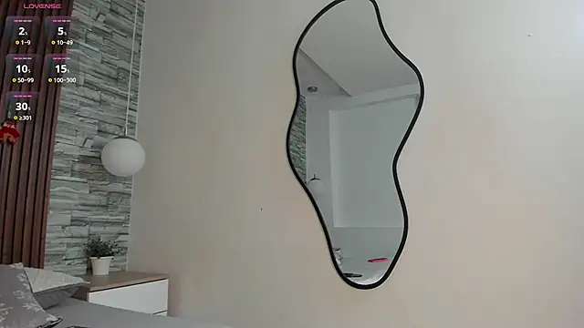 skinny naughty  online show from 12.01.25