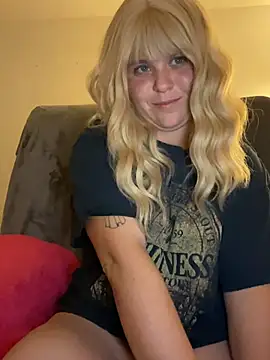 Snapshot of WattledFourth chatting on 12.14.25 WattledFourth online show from 12.14.25