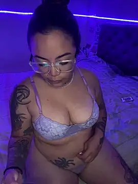 Snapshot of Lindalatina2001 chatting on 02.05.26 Lindalatina2001 online show from 02.05.26