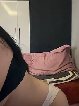 MGirlCute online show from 12.13.25