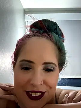 IconicBaddie online show from 12.01.25