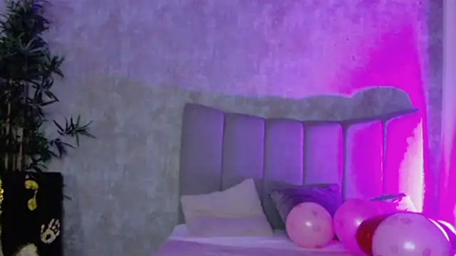 LucyRayy online show from 02.18.26