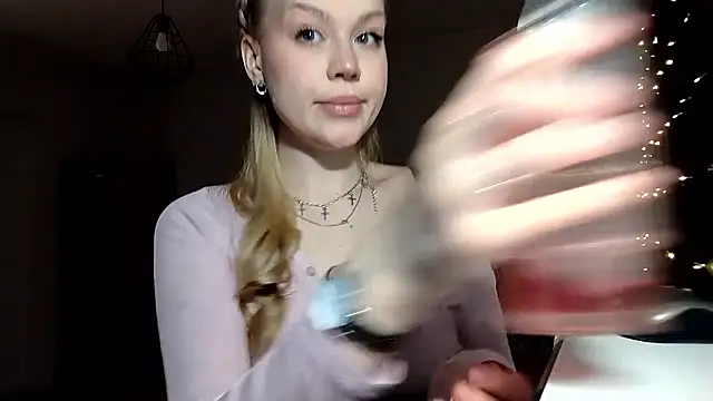 LunaPeony online show from 04.07.26