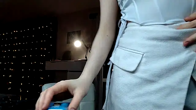 LunaPeony online show from 04.16.26