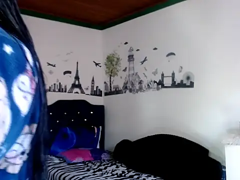 Snapshot of MisNicol chatting on 12.17.25 MisNicol online show from 12.17.25