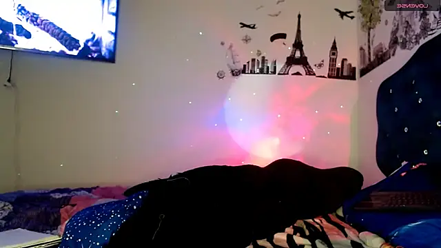 Snapshot of MisNicol chatting on 01.07.26 MisNicol online show from 01.07.26