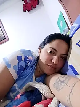 Snapshot of MisNicol chatting on 01.12.26 MisNicol online show from 01.12.26