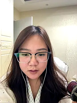 Snapshot of A-Qin chatting on 12.02.25 A-Qin online show from 12.02.25