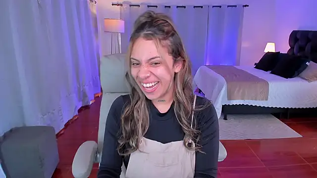 Zara Wolf  online show from 02.12.26