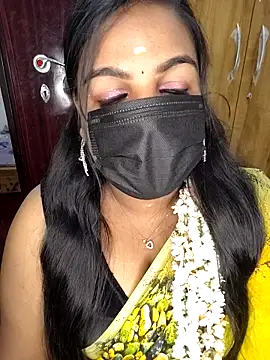 Snapshot of Tamil_Shara chatting on 04.18.26 Tamil Shara online show from 04.18.26