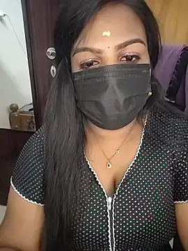 Snapshot of Tamil_Shara chatting on 05.19.26 Tamil Shara online show from 05.19.26