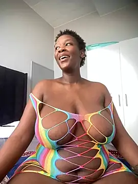 Snapshot of GiantClithpee chatting on 03.07.25 GiantClithpee online show from 03.07.25