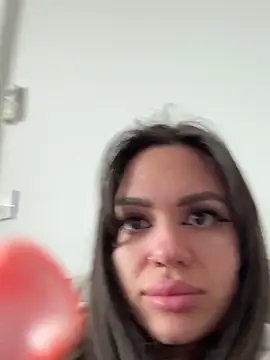 Snapshot of SiennaLuxexx chatting on 02.19.26 SiennaLuxexx online show from 02.19.26