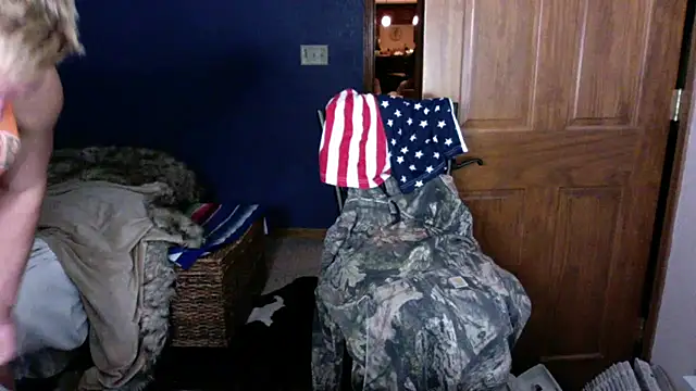 Snapshot of SpunRedneck chatting on 12.16.25 SpunRedneck online show from 12.16.25