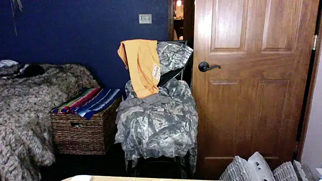 Snapshot of SpunRedneck chatting on 12.18.25 SpunRedneck online show from 12.18.25