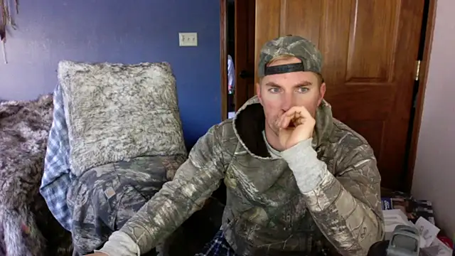 Snapshot of SpunRedneck chatting on 02.01.26 SpunRedneck online show from 02.01.26