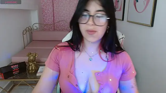 Nina harpper  online show from 04.09.26