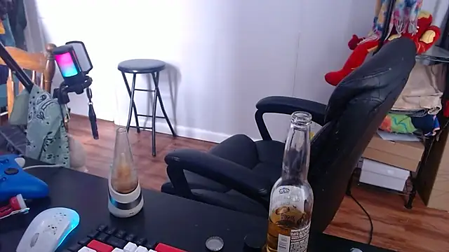 Snapshot of Longdforya chatting on 02.24.26 Longdforya online show from 02.24.26