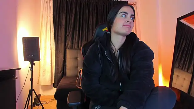 Snapshot of liaa_herrera chatting on 12.03.25 liaa herrera online show from 12.03.25