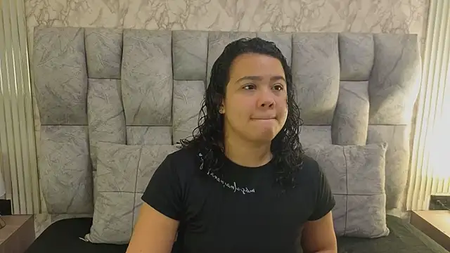 Snapshot of ValeryMorales chatting on 05.22.26 ValeryMorales online show from 05.22.26