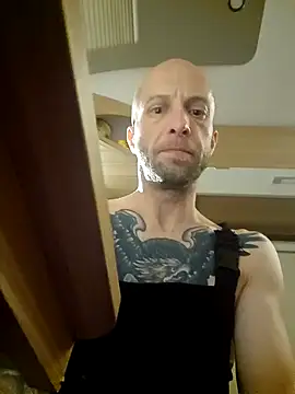 Snapshot of scotbhoyscott chatting on 12.03.25 scotbhoyscott online show from 12.03.25