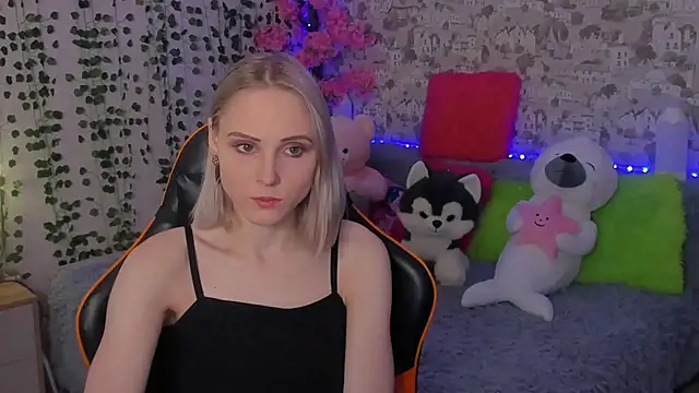 Snapshot of Gina_Gina_love chatting on 06.29.26 Gina Gina love online show from 06.29.26