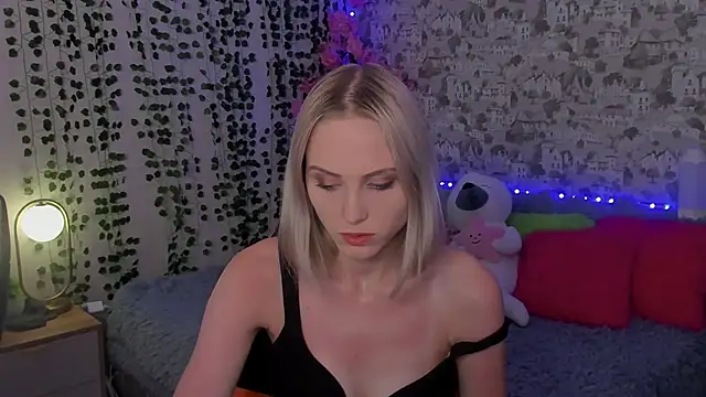 Snapshot of Gina_Gina_love chatting on 07.08.26 Gina Gina love online show from 07.08.26