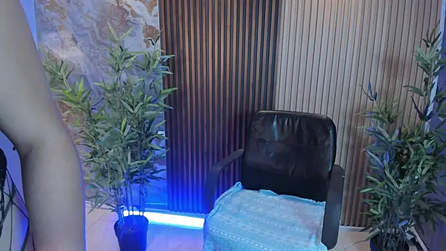 TiffanyHoustton online show from 01.08.26