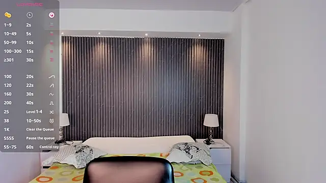 TiffanyHoustton online show from 04.15.26