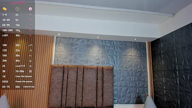 TiffanyHoustton online show from 04.17.26