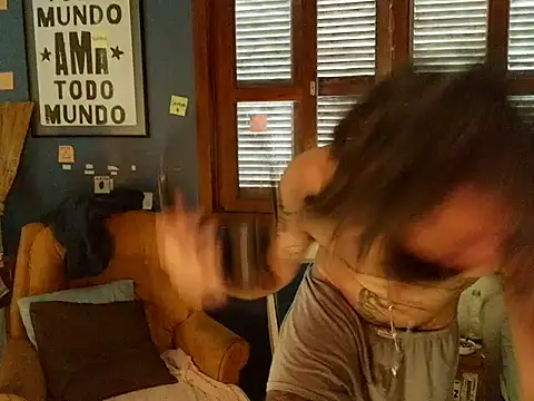 Snapshot of ooproprio chatting on 04.28.26 ooproprio online show from 04.28.26